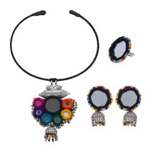 black mirror hasli necklace set 01